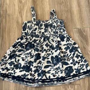 🤰🏼Motherhood Maternity smocked Top🤰🏼Size L